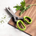 5 pengés fűszernövény vágó olló